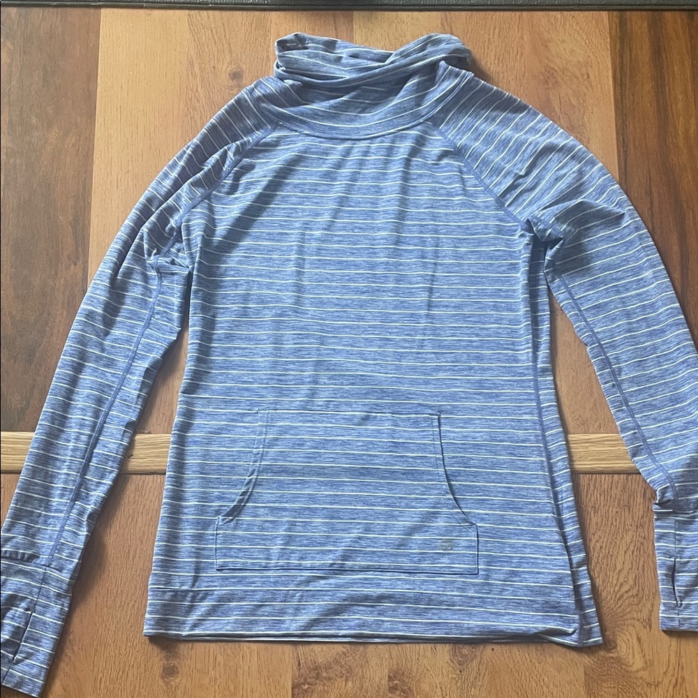 GAP Blue and White Striped Activewear Top